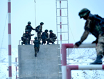 新疆喀什：武警特战队员开展极限训练