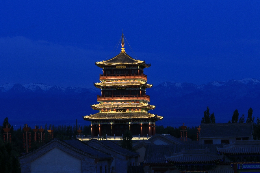 察布查尔县锡伯古城夜晚&ldquo;亮&rdquo;了