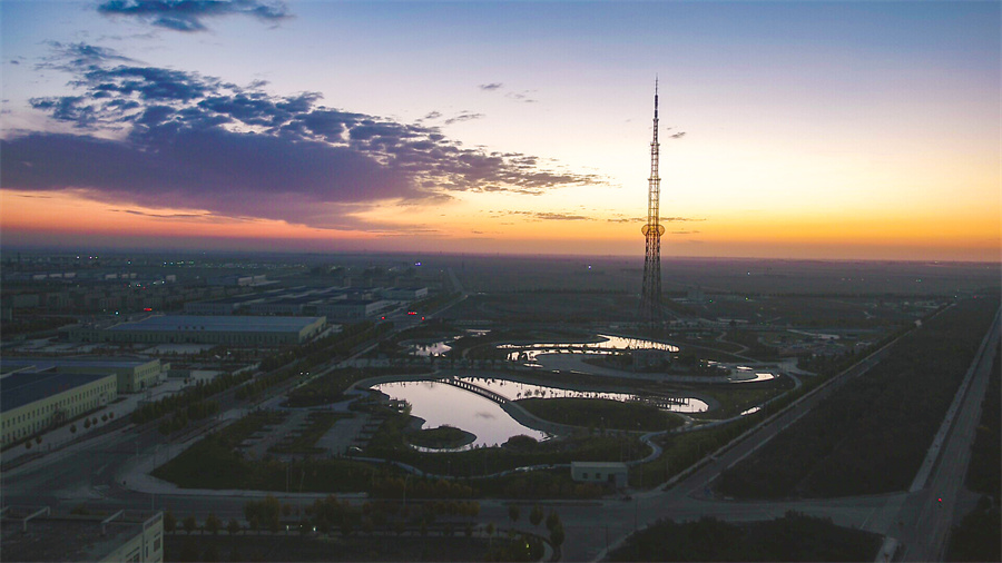 岳普湖县：晚霞醉人