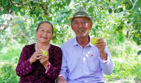 新疆库尔勒市开展&ldquo;幸福定格&rdquo;公益摄影志愿服务活动