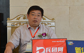 访卫生部医药卫生科技发展中心主任李青