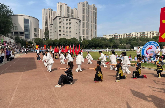 “hi”动夏日！水磨沟区举办首届趣味运动会(图6)